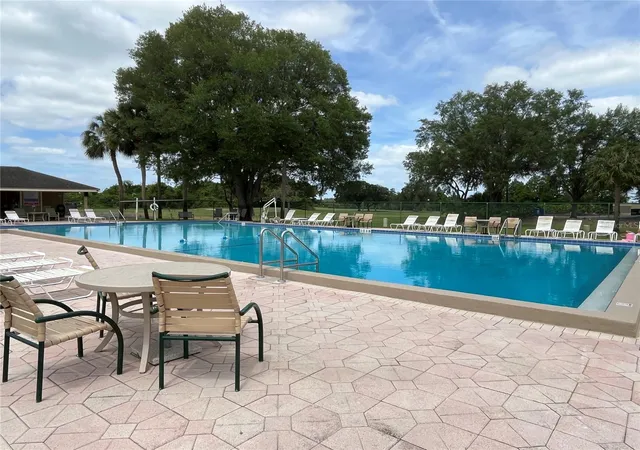5th image of 1052 Medinah Dr, Winter Haven, FL 33884 | MLS# L4961077