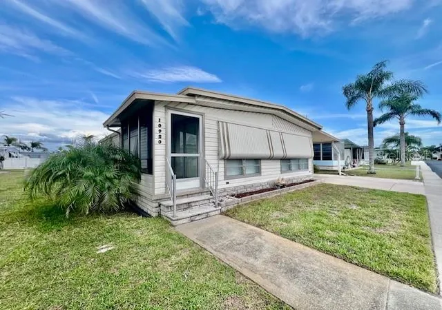Photo 3 of Manufactured home for sale at 10920 Independence Dr, Port Richey, FL 34668 | MLS# W7884810 | Listing updated on 2026-07-25