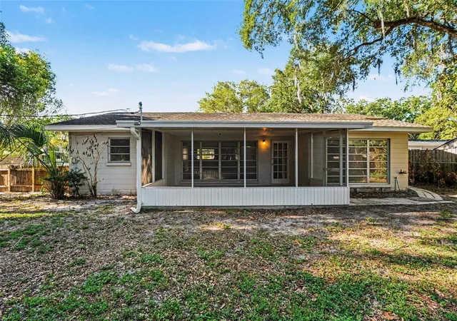 15th image of 521 W Palmeden Dr, Lakeland, FL 33803 | MLS# O6398869