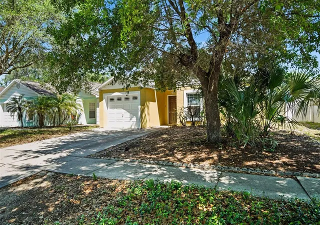 4th image of 2424 Camden Oaks Pl, Valrico, FL 33594 | MLS# O6398872