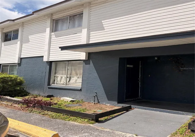 Photo 2 of Townhouse for sale at 13054 Londondary Pl, Tampa, FL 33612 | MLS# TB8497373 | Listing updated on 2026-04-16