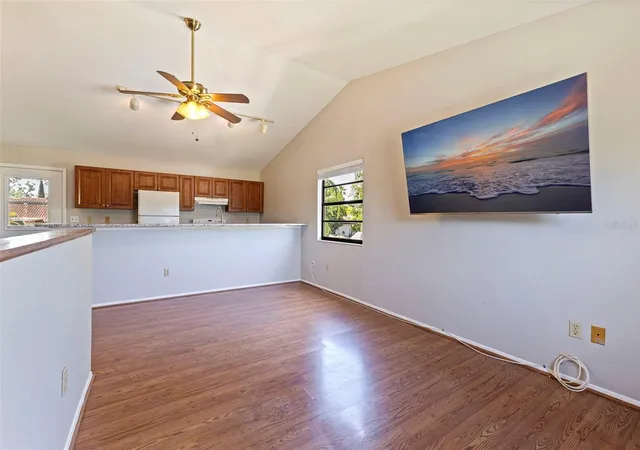 2nd image of 334 Crosswinds Dr, Palm Harbor, FL 34683 | MLS# TB8497379
