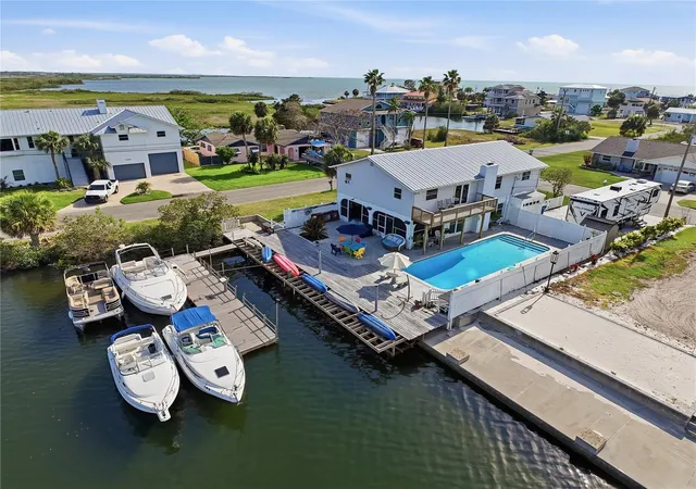 Homes for sale in Hernando Beach, FL | 3173 Gulfview Dr, Hernando Beach, FL 34607 | MLS# TB8497388