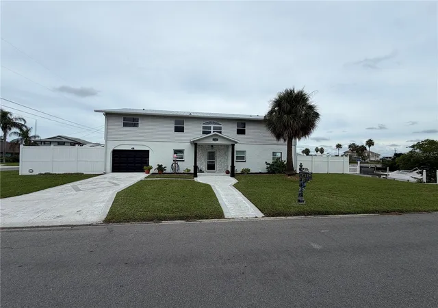 Photo 2 of Single family home for sale at 3173 Gulfview Dr, Hernando Beach, FL 34607 | MLS# TB8497388 | Listing updated on 2026-10-05