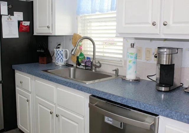 4th image of 64 Thatch Palm St W, Largo, FL 33770 | MLS# TB8497397