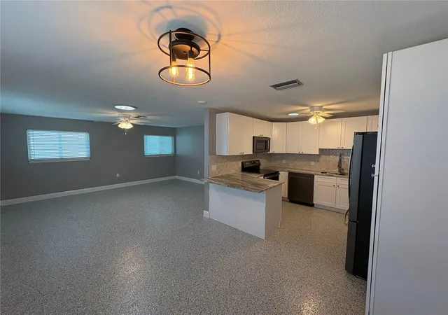 Listing Photo 5 - Condo for sale in building located at 4515-4517 103rd St Ct W, BRADENTON, FL 34210