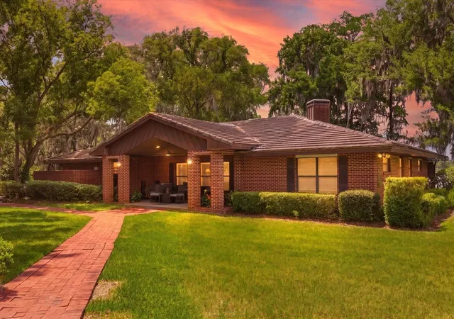 1st image of 4910 E Lake Dr, Winter Springs, FL 32708 | MLS# O6398929
