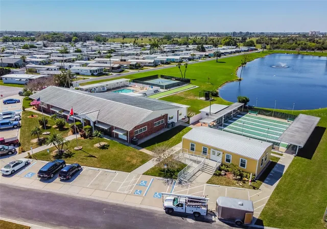 Homes for sale in Palmetto, FL | 2900 8Th Ave W #18, Palmetto, FL 34221 | MLS# A4689959
