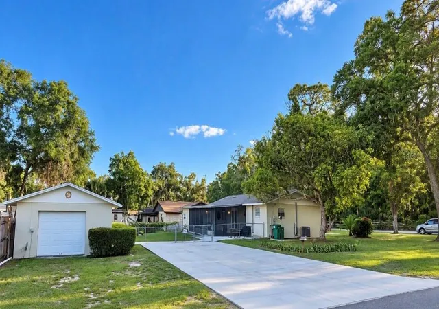 Single family home for sale at 407 Poinsettia Ave, FRUITLAND PARK, FL 34731 | MLS# G5110996