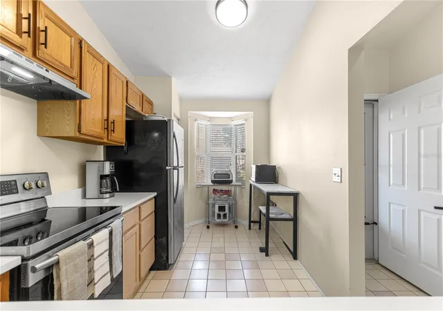Photo 4 of House for sale at 10457 SW 85th Court, Ocala, FL 34481 | MLS# OM722751 | Listing updated on 2026-08-11