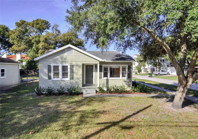 2nd image of 301 S Audubon Ave, Tampa, FL 33609 | MLS# TB8497491
