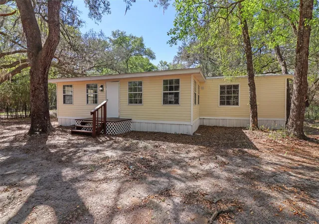 Photo 2 of Manufactured home for sale at 6111 Klare Dr, Keystone Heights, FL 32656 | MLS# OM722763 | Listing updated on 2026-06-26