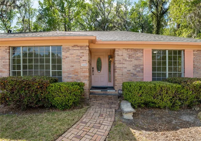 Homes for sale in Gainesville, FL | 1410 Nw 28th St, Gainesville, FL 32605 | MLS# GC539428