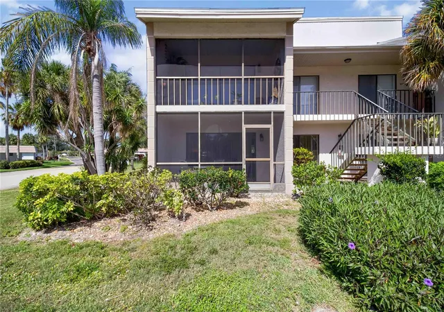 Photo 1 of Condo for sale at 5476 Swift Rd #19, Sarasota, FL 34231 | MLS# A4689984 | Listing updated on 2026-08-26