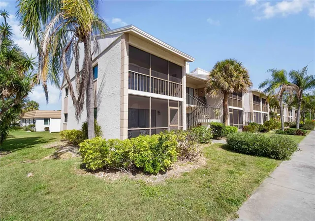 Photo 2 of Condo for sale at 5476 Swift Rd #19, Sarasota, FL 34231 | MLS# A4689984 | Listing updated on 2026-08-26