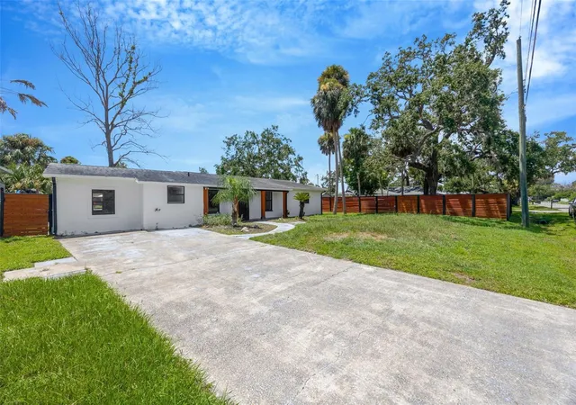 Homes for sale in Gibsonton, FL | 9935 River Dr, Gibsonton, FL 33534 | MLS# TB8497530
