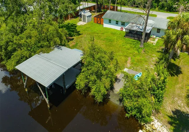Photo 3 of Single family home for sale at 9935 River Dr, Gibsonton, FL 33534 | MLS# TB8497530 | Listing updated on 2026-09-30