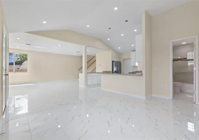 4th image of 743 Bayshore Dr, Tarpon Springs, FL 34689 | MLS# W7884829