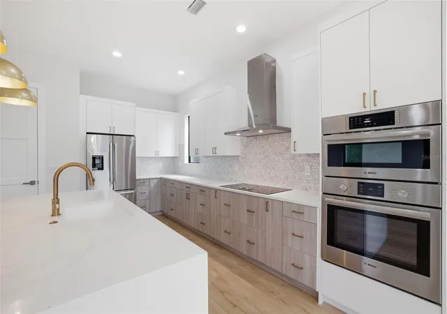 Photo 3 of Single family home for sale at 1943 Shore Acres Blvd NE, Saint Petersburg, FL 33703 | MLS# TB8497542 | Listing updated on 2026-10-21