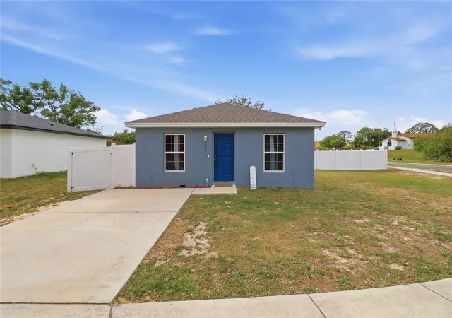 Photo 1 of Single family home for sale at 800 Ware Ave Ne, Winter Haven, FL 33881 | MLS# O6399008 | Listing updated on 2026-06-29