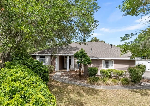 Photo 2 of Single family home for sale at 11520 Nw 8th Lane, Gainesville, FL 32606 | MLS# GC539441 | Listing updated on 2026-10-20