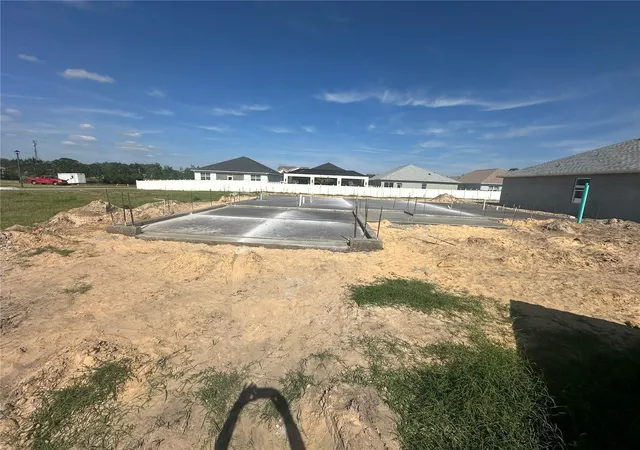Photo 3 of Sale Pending at 12609 Ne 48th Street, Oxford, FL 34484 | MLS# OM722771 | Listing updated on 2026-09-21