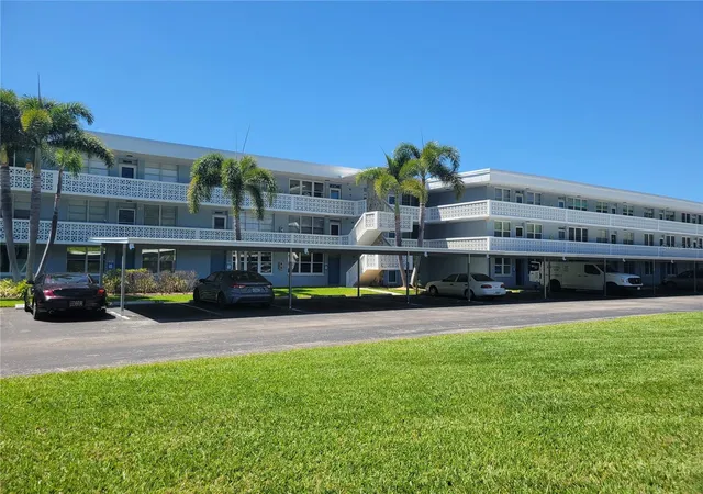 Homes for sale in ST PETERSBURG, FL | 4720 Locust St Ne, ST PETERSBURG, FL 33703