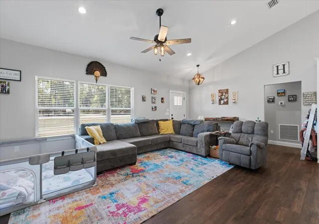 Homes for sale in Chiefland, FL | 5231 Nw 73Rd St, Chiefland, FL 32626 | MLS# GC539448