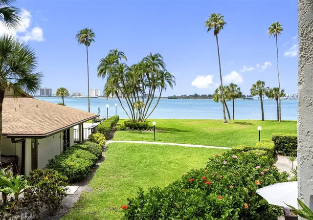 3rd image of 100 Oakmont Ln #203, Belleair, FL 33756 | MLS# TB8497598