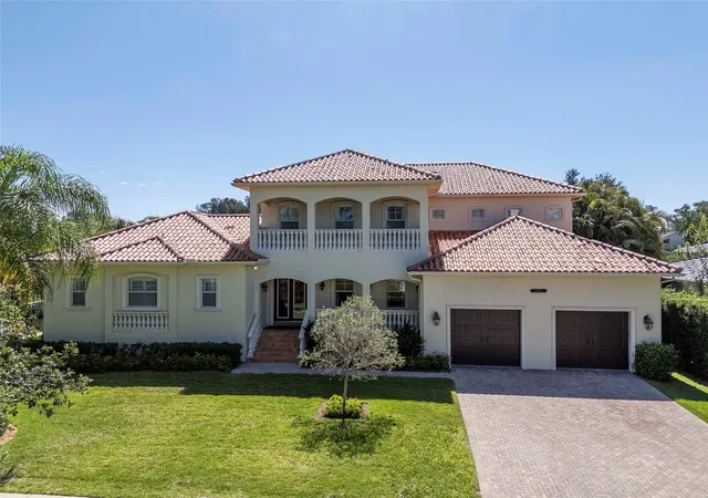 Photo 3 of Single family home for sale at 2212 S Occident St, Tampa, FL 33629 | MLS# TB8497618 | Listing updated on 2026-08-29