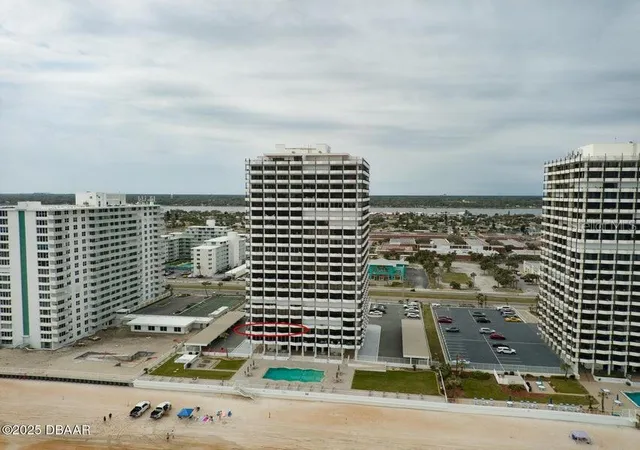 2nd image of 2828 N Atlantic Ave, DAYTONA BEACH, FL 32118