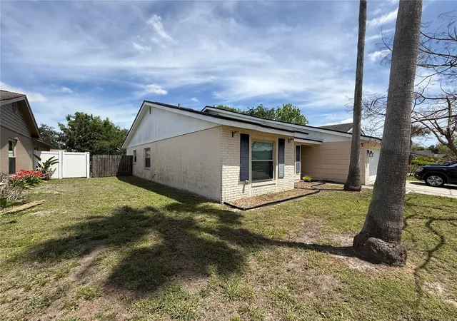 Photo 3 of Single family home for sale at 712 Hazy Meadow Ct, Brandon, FL 33510 | MLS# TB8497644 | Listing updated on 2026-07-01