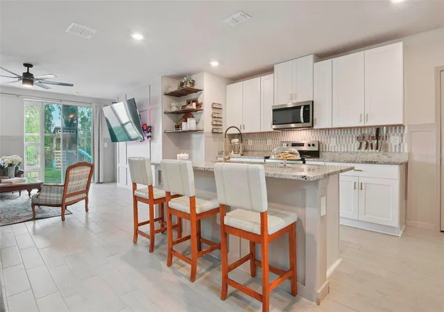 Photo 3 of Single family home for sale at 3610 Radiant Mountain Dr, Plant City, FL 33565 | MLS# O6399093 | Listing updated on 2026-09-25