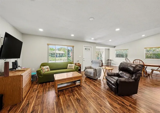 Homes for sale in Tampa, FL | 4015 W Land Ave, Tampa, FL 33616 | MLS# TB8497662