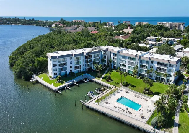 Homes for sale in Longboat Key, FL | 600 Sutton Pl #B302, Longboat Key, FL 34228 | MLS# A4690036