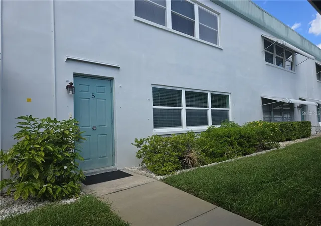 Homes for sale in St. Petersburg, FL | 5267 81St St N, St. Petersburg, FL 33709