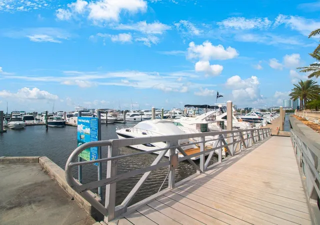 40th image of 4884 Yacht Club Dr, Tampa, FL 33616 | MLS# TB8497678