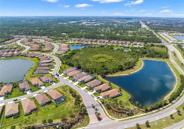 Photo 3 of Single family home for sale at 215 Cassano Dr, Nokomis, FL 34275 | MLS# A4690049 | Listing updated on 2026-09-07