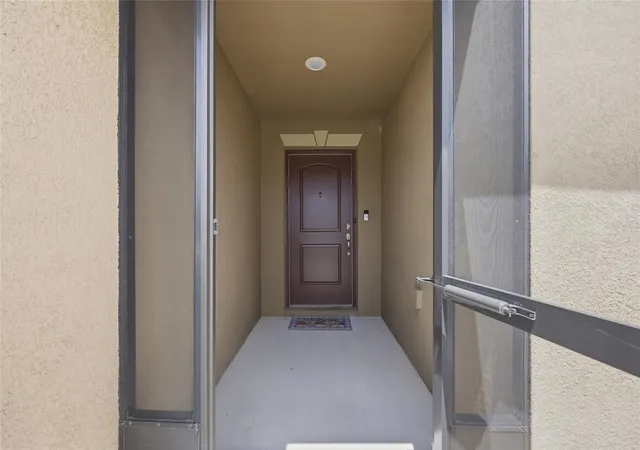 2nd image of 1607 Swan Lake Cir, Dundee, FL 33838 | MLS# O6399170