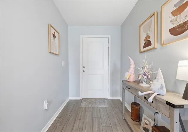 3rd image of 1607 Swan Lake Cir, Dundee, FL 33838 | MLS# O6399170