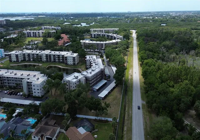 2nd image of 6080 80Th St N, ST PETERSBURG, FL 33709
