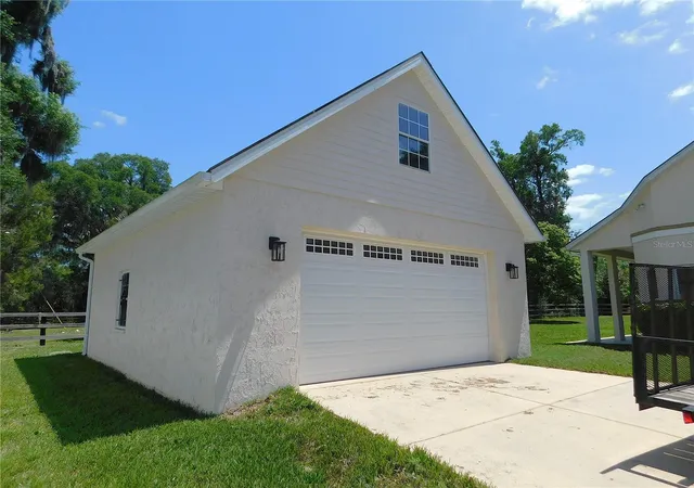 Photo 4 of Sale Pending at 1203 SE 49th Avenue, Ocala, FL 34471 | MLS# OM722802 | Listing updated on 2026-09-13