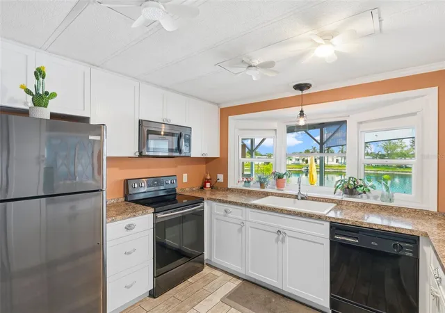 3rd image of 970 Jolanda Cir, Venice, FL 34285 | MLS# A4690091