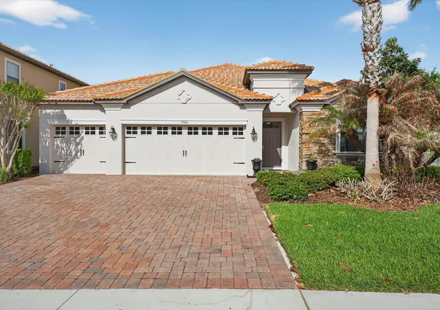 Photo 2 of Single family home for sale at 1300 Gleneagles Ln, Davenport, FL 33896 | MLS# O6399252 | Listing updated on 2026-09-20