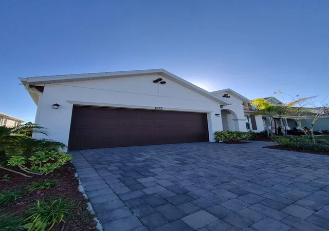 Photo 2 of Single family home for sale at 1772 Stamen Dr, Kissimmee, FL 34744 | MLS# S5147865 | Listing updated on 2026-10-13