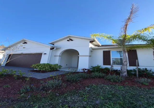 Photo 3 of Single family home for sale at 1772 Stamen Dr, Kissimmee, FL 34744 | MLS# S5147865 | Listing updated on 2026-10-13