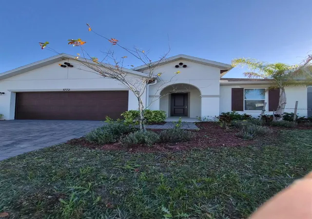 Photo 1 of Single family home for sale at 1772 Stamen Dr, Kissimmee, FL 34744 | MLS# S5147865 | Listing updated on 2026-10-13