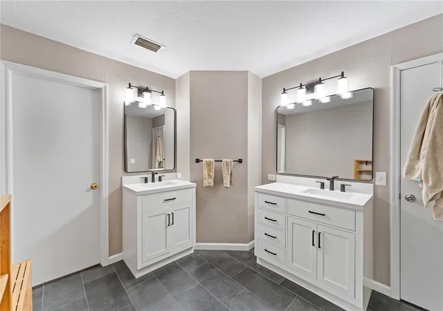 4th image of 9758 Fox Hollow Rd, Tampa, FL 33647 | MLS# TB8497890