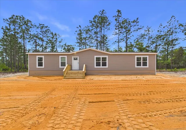Homes for sale in Hawthorne, FL | 137 Beulah Dr, Hawthorne, FL 32640 | MLS# GC539476