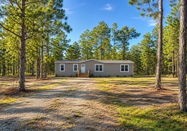 Photo 1 of Manufactured home for sale at 137 Beulah Dr, Hawthorne, FL 32640 | MLS# GC539476 | Listing updated on 2026-10-08